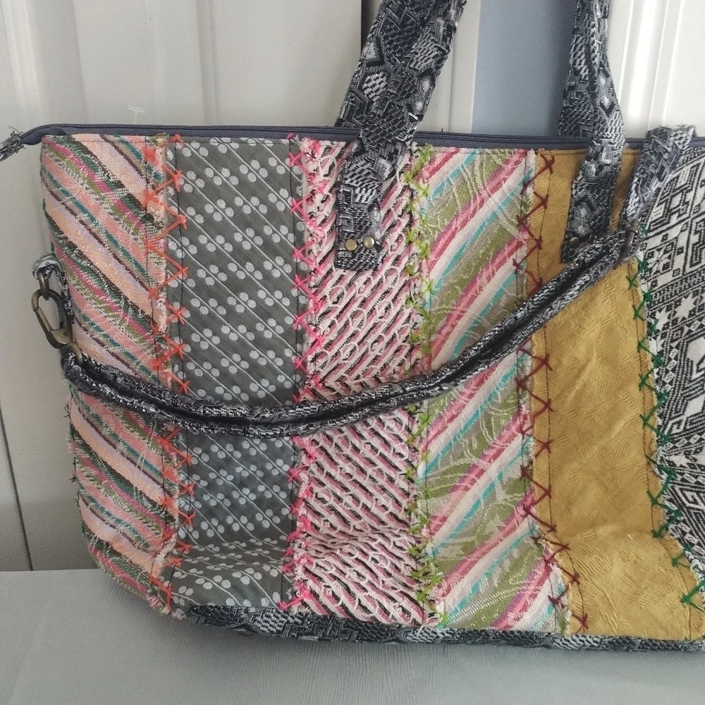 Demdaco Your Journey Multi ColorWeekender Bag Tote - Picture 5 of 14